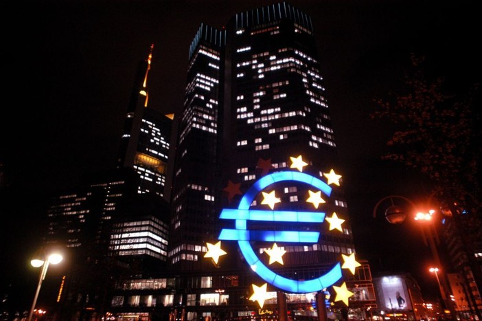 Bce, tassi fermi ma conflitto in Mo frena crescita e rilancia l’inflazione