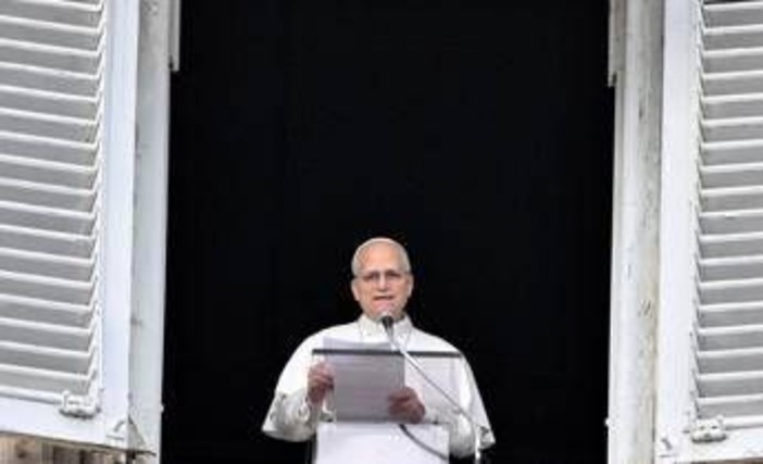 Papa all'Angelus: "Spesso ridicolizzato chi oggi crede alla pace e ha scelto via disarmata" Papa all'Angelus: "Spesso ridicolizzato chi oggi crede alla pace e ha scelto via disarmata"