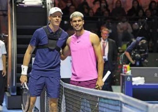 Alcaraz: &quot;Sinner oggi ha giocato a ping pong&quot;. Jannik sorride: &quot;Grazie, mi hai lasciato un torneo&quot;