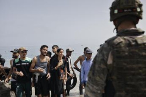 Migranti, convocata per martedì riunione dei ministri dell'Interno Ue su Ceuta Migranti, convocata per martedì riunione dei ministri dell'Interno Ue su Ceuta
