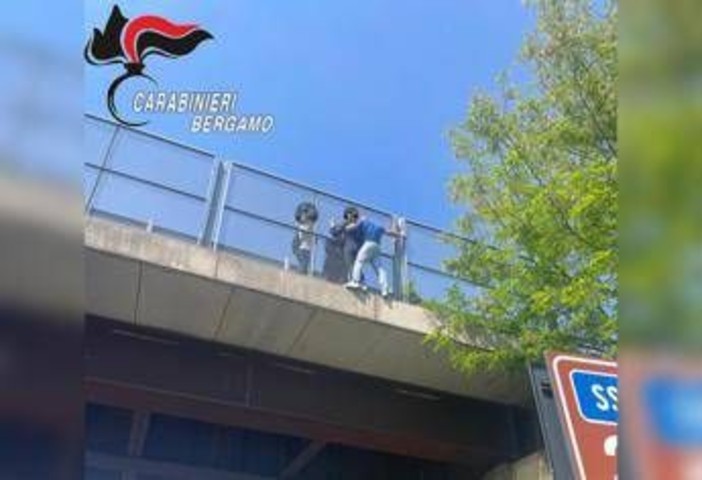 Carabiniere salva donna da suicidio: &quot;Io eroe? Grazie Meloni, ma mio premio è che sia salva&quot;