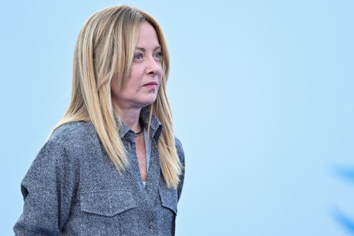 Meloni “Il governo tiene la barra dritta e non scappa” Meloni “Il governo tiene la barra dritta e non scappa”