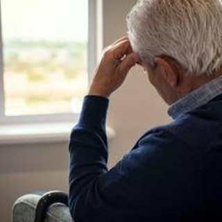 La pensione non gli basta, a 74 anni torna a lavorare come fattorino La pensione non gli basta, a 74 anni torna a lavorare come fattorino