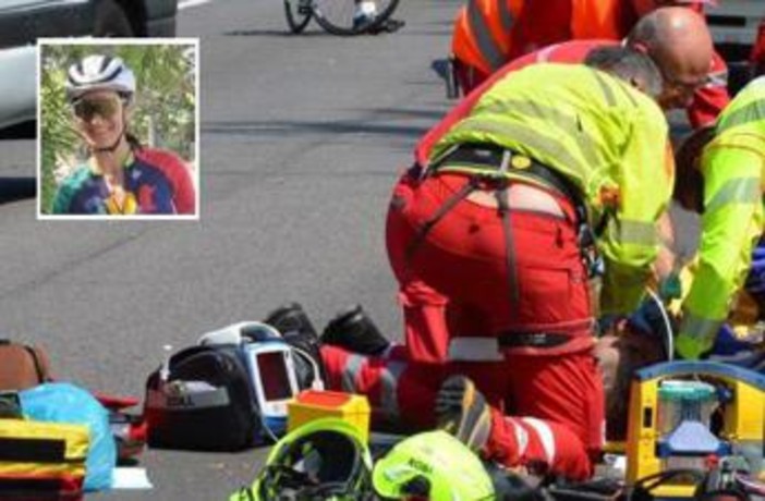 Palermo, auto travolge gruppo di ciclisti: muore una donna Palermo, auto travolge gruppo di ciclisti: muore una donna