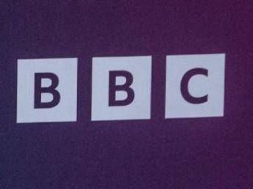 Terremoto alla Bbc, sotto accusa per discorso di Trump modificato: si dimettono direttore generale e ceo News