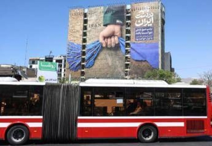 Trump contro Meloni, Iran tra ironia e sfottò: "Cara Italia, noi come alleato al posto degli Usa"