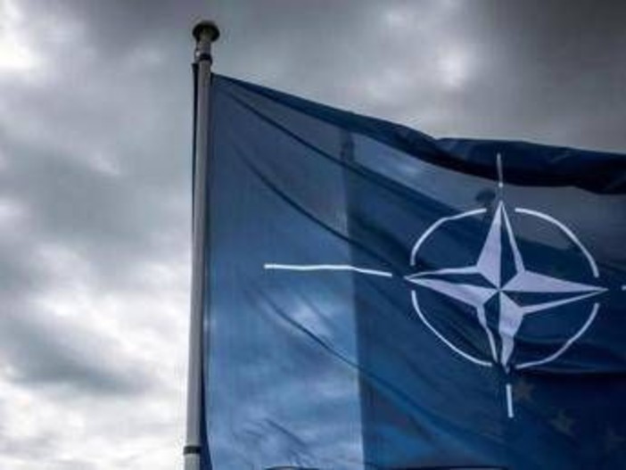 Nato, Rutte chiede più soldi per difesa. Lituania: &quot;Armarsi o imparare il russo&quot;