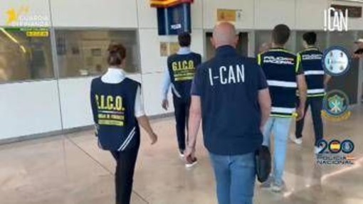 'Ndrangheta, consegnato alle autorità italiane boss latitante Paviglianiti catturato in Spagna 'Ndrangheta, consegnato alle autorità italiane boss latitante Paviglianiti catturato in Spagna