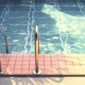 Bimba risucchiata da bocchettone piscina, Gaslini: "Condizioni restano gravissime"