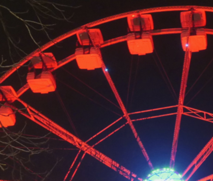 Spotorno, ragazzo di 15 anni muore folgorato al Luna Park Spotorno, ragazzo di 15 anni muore folgorato al Luna Park