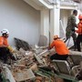 Terremoto in Indonesia, sisma di magnitudo 7,7 a largo isola di Flores: almeno 20 morti Terremoto in Indonesia, sisma di magnitudo 7,7 a largo isola di Flores: almeno 20 morti