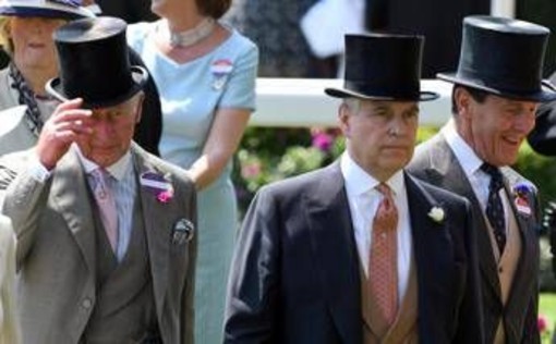 Principe Andrea, Carlo gli toglie i titoli reali: cosa c'entrano Camilla e Kate