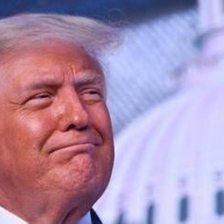 Trump assicura: "I 5mila dollari? Saranno mandati agli americani al 100%" Trump assicura: "I 5mila dollari? Saranno mandati agli americani al 100%"