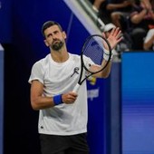 Djokovic, allenamento e applausi: che show a New York Djokovic, allenamento e applausi: che show a New York