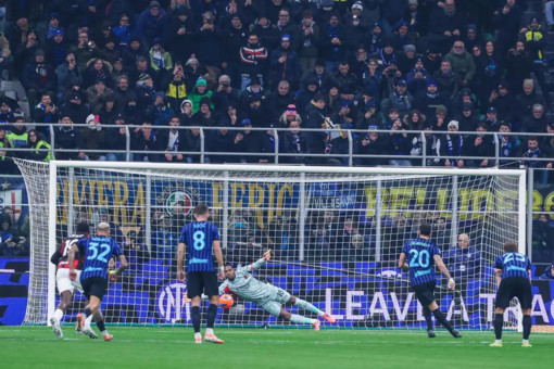 Pulisic e Maignan eroi: il Milan vince il derby e vola al secondo posto Pulisic e Maignan eroi: il Milan vince il derby e vola al secondo posto