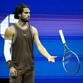US Open, Alcaraz perde un set e si sfoga: "Il servizio è una m***a"