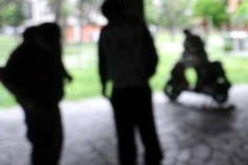 Armi, la lunga spirale degli accoltellamenti: boom fra i giovanissimi