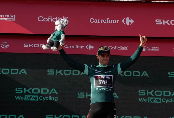 Van Aert vince la 13^ tappa della Vuelta, Mas resta leader Van Aert vince la 13^ tappa della Vuelta, Mas resta leader