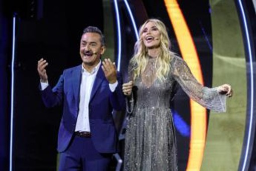 'La Notte dei Fiori', stasera su Rai 1: lo show dedicato ai cantautori della scuola genovese