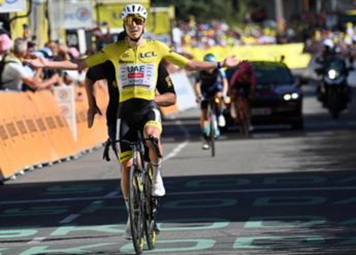 Tour de France, Pogacar vince anche sull'Alpe d'Huez