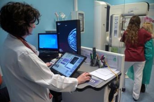 In Italia 950mila le donne col cancro al seno, Rete oncologica pazienti Italia: 'fare almeno 150 munti attività fisica a settimana' In Italia 950mila le donne col cancro al seno, Rete oncologica pazienti Italia: 'fare almeno 150 munti attività fisica a settimana'