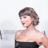 Taylor Swift entra nella Songwriters Hall of Fame, è l'artista più giovane di sempre Taylor Swift entra nella Songwriters Hall of Fame, è l'artista più giovane di sempre