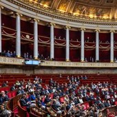 Francia, "diritto aiuto a morire" è legge. Macron: "Impegno mantenuto" Francia, "diritto aiuto a morire" è legge. Macron: "Impegno mantenuto"