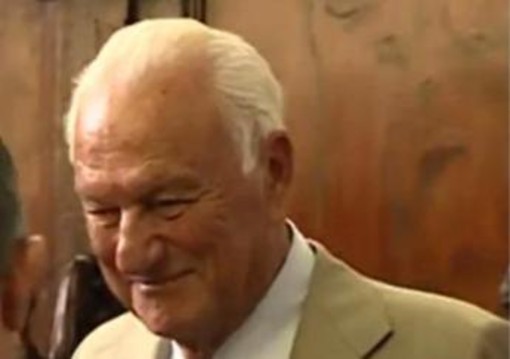 Fiat, è morto Paolo Fresco: guidò il gruppo dal 1998 al 2003. Aveva 93 anni Fiat, è morto Paolo Fresco: guidò il gruppo dal 1998 al 2003. Aveva 93 anni