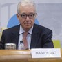 Truffa su Whatsapp, falsi messaggi attribuiti a Mantovano: la nota di Palazzo Chigi