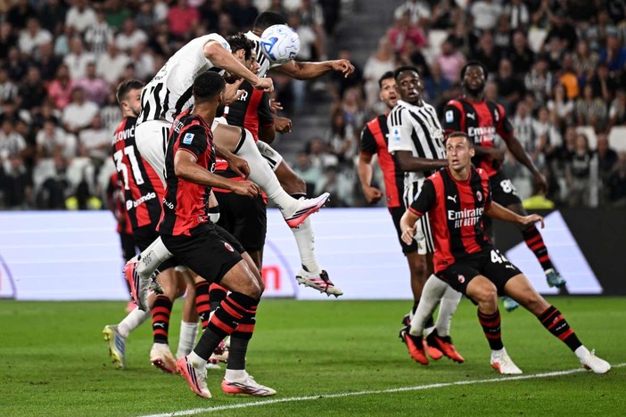Una perla di Cisse e un’incornata di Gatti nel recupero, Juve-Milan 1-1