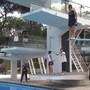 Paolini, festa in piscina: Jasmine si tuffa con Errani dopo il trionfo - Video