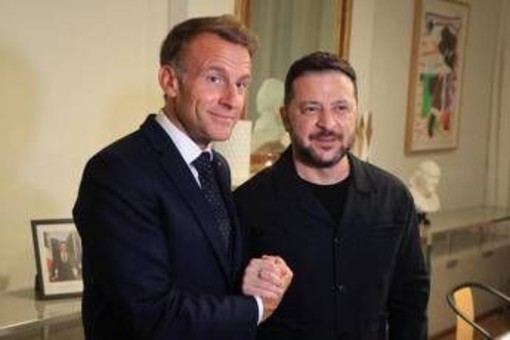 Macron vede Trump: "Colloqui costruttivi su Ucraina e Mar Rosso". Oggi il tycoon incontra Zelensky