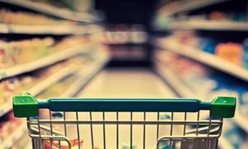 Licenziato per il test del carrello e reintegrato, cassiere sceglie il risarcimento Licenziato per il test del carrello e reintegrato, cassiere sceglie il risarcimento