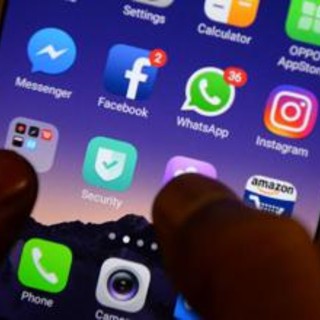 Whatsapp, due account in un solo telefono: ora si può, ecco come funziona la novità Whatsapp, due account in un solo telefono: ora si può, ecco come funziona la novità