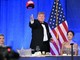 Trump e l'annuncio con il cappellino rosso: "E' mia intenzione candidarmi alle presidenziali 2028" Trump e l'annuncio con il cappellino rosso: "E' mia intenzione candidarmi alle presidenziali 2028"