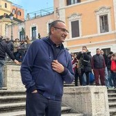 Sanremo, Carlo Conti porta il Festival nel cuore di Roma e gira lo Spot in piazza di Spagna