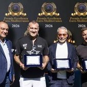 Totti e Vieri ricevono premio Eccellenza Euro Mediterraneo: "Roma-Real Madrid? Gasperini giocherà per vincere"
